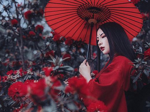 赤红花