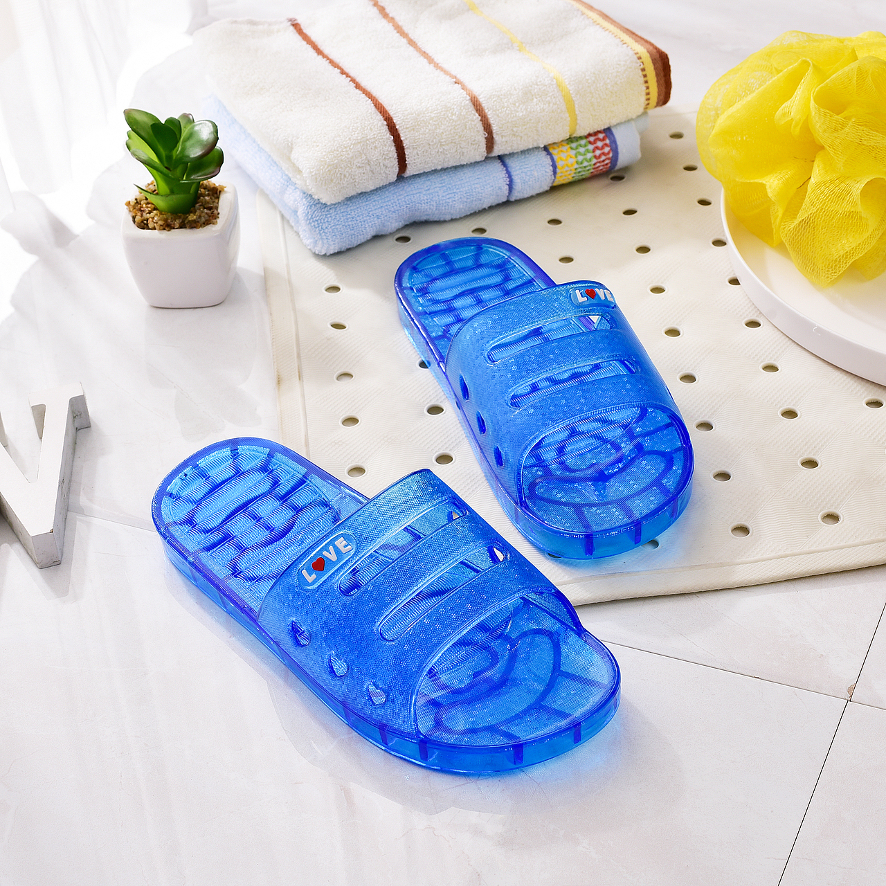 水晶拖鞋（图ZMTY2OTUyMDgw） - 产品摄影 - 站酷设计师潮阳摄影原创素材 - 站酷ZCOOL