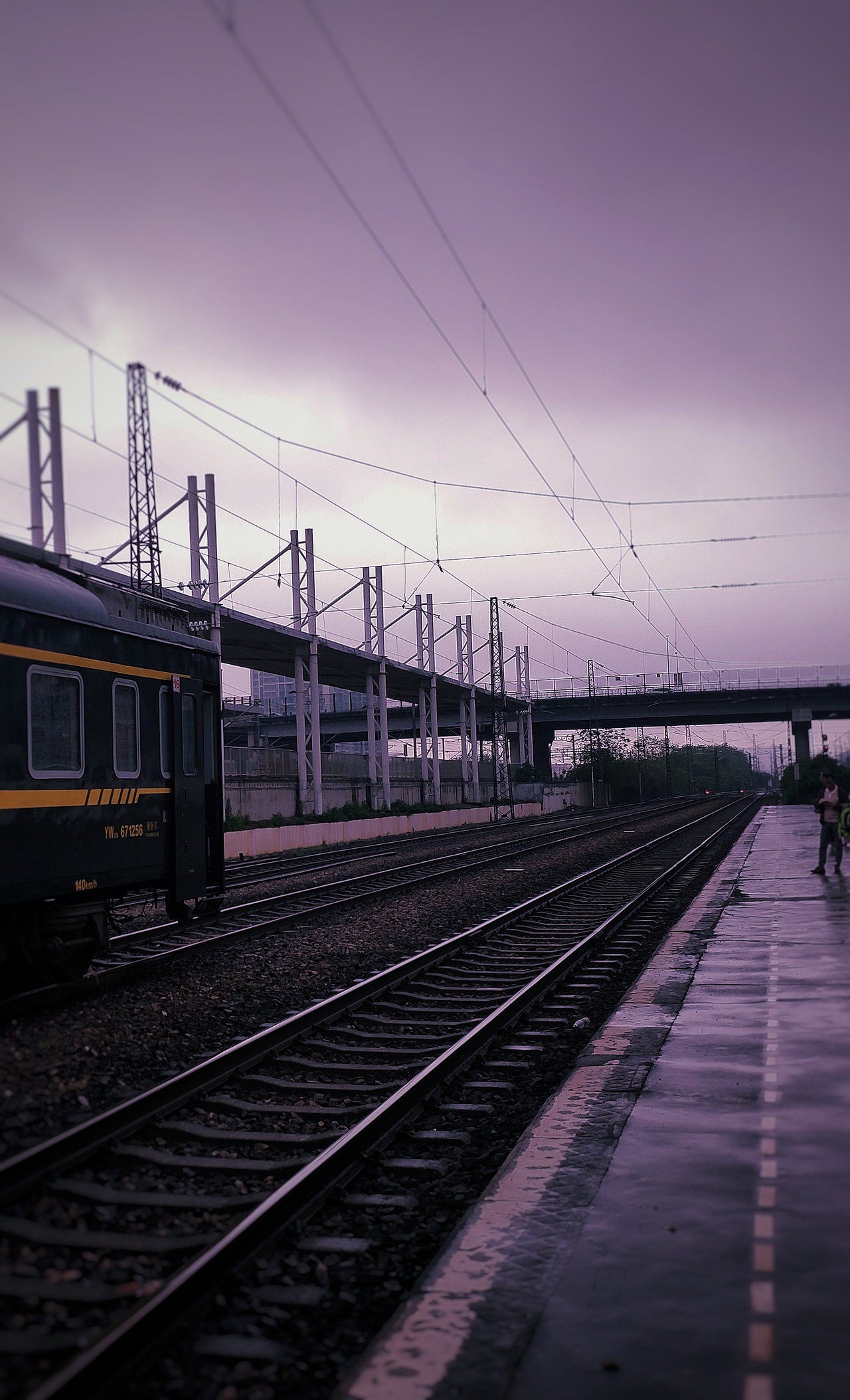 从艺考集训开始 离开家就常坐火车 之后我就很喜欢搭火车去外边 去玩