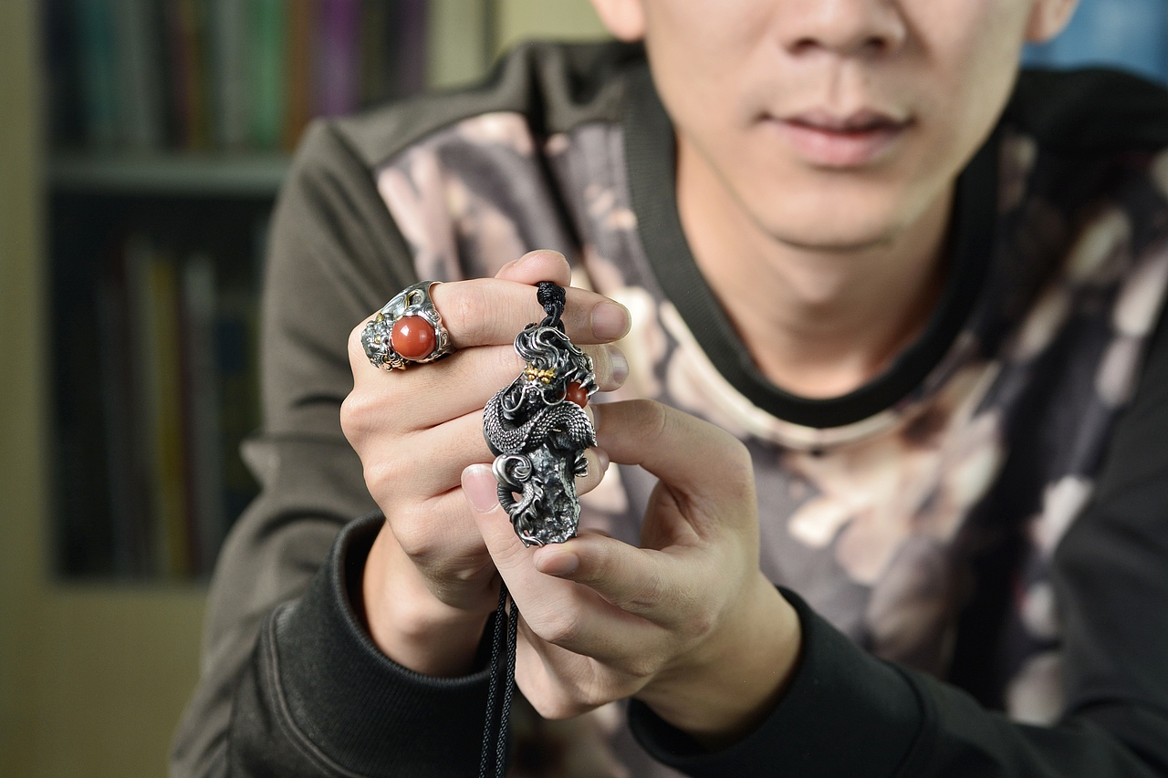 设计师作品|龙腾四海南红吊坠(珠子可以拆卸替换)