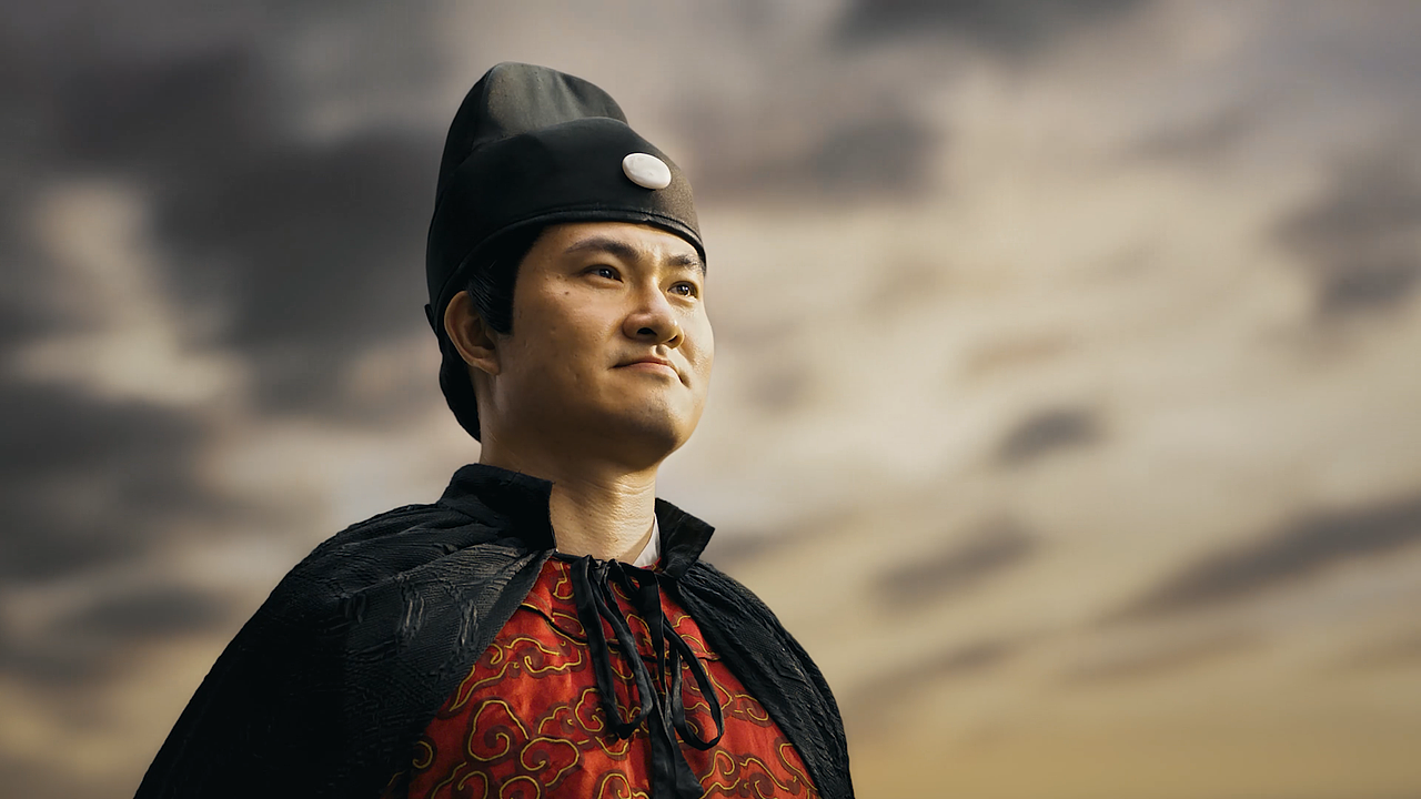 阴云逐渐散去,阳光照在郑和的脸上。