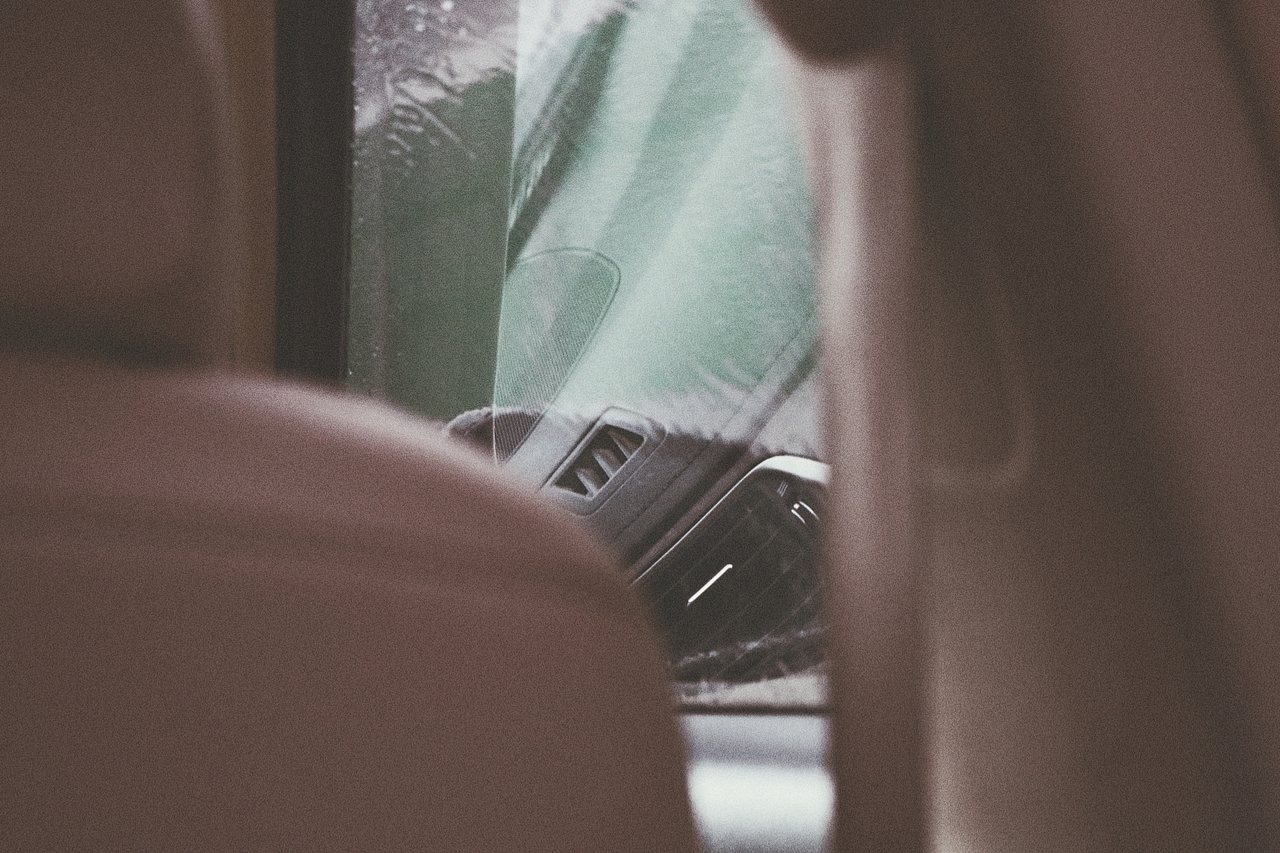 车内避雨随拍（图ZMjYyNTE4NzQw） - 人文/纪实摄影 - 站酷设计师姿淇原创素材 - 站酷ZCOOL