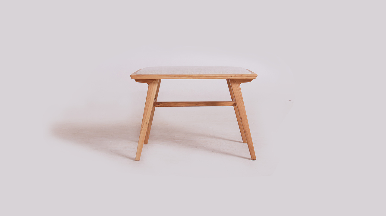 一组榆木原木家具