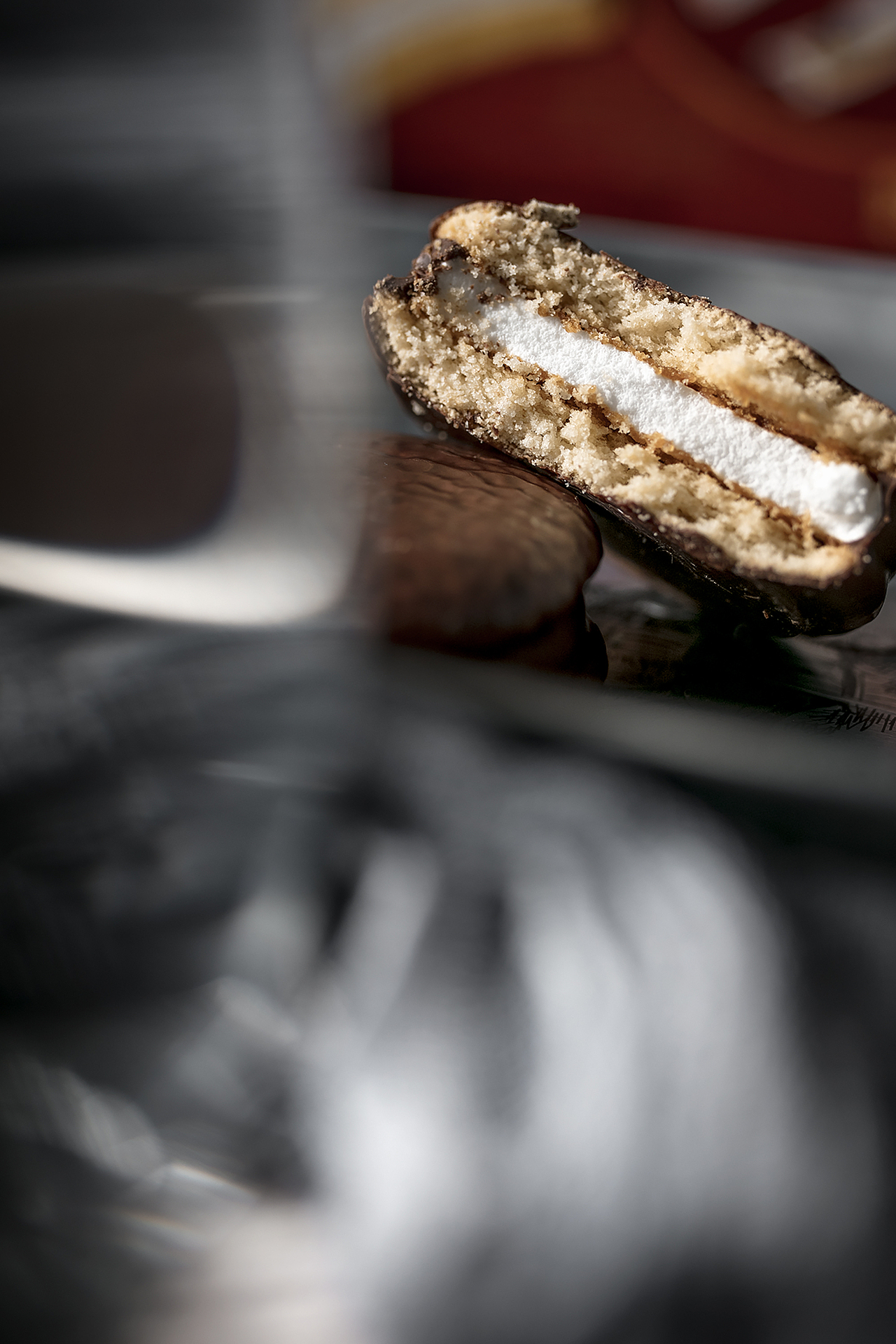 【图片】好丽友巧克力派拍摄美食摄影静物摄影暗调