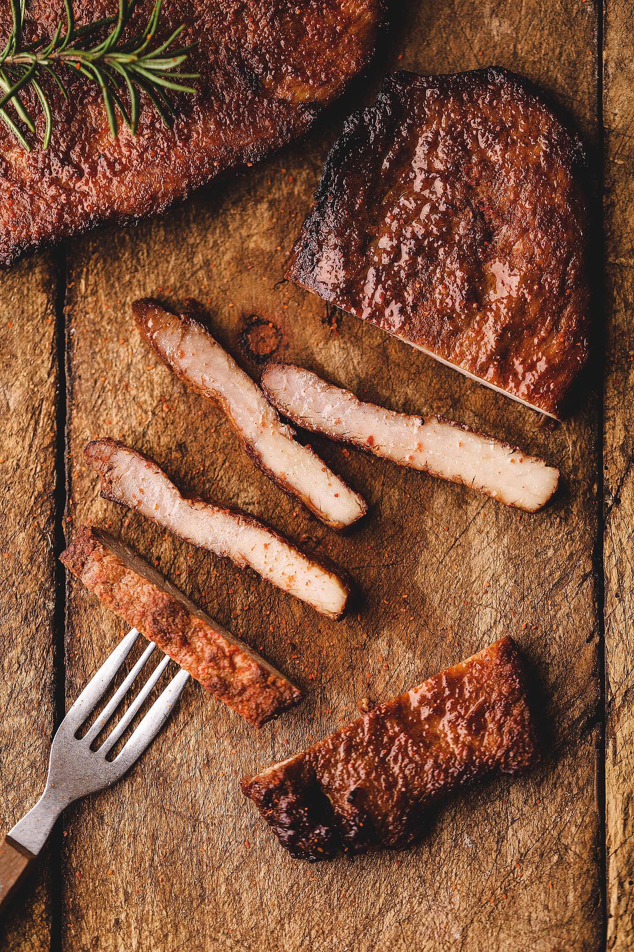 火腿肠烤肘子烤猪排