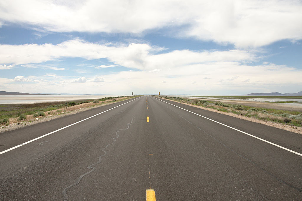 合称马路上的炫酷跑车 - 原创作品 - 站酷(zcool)