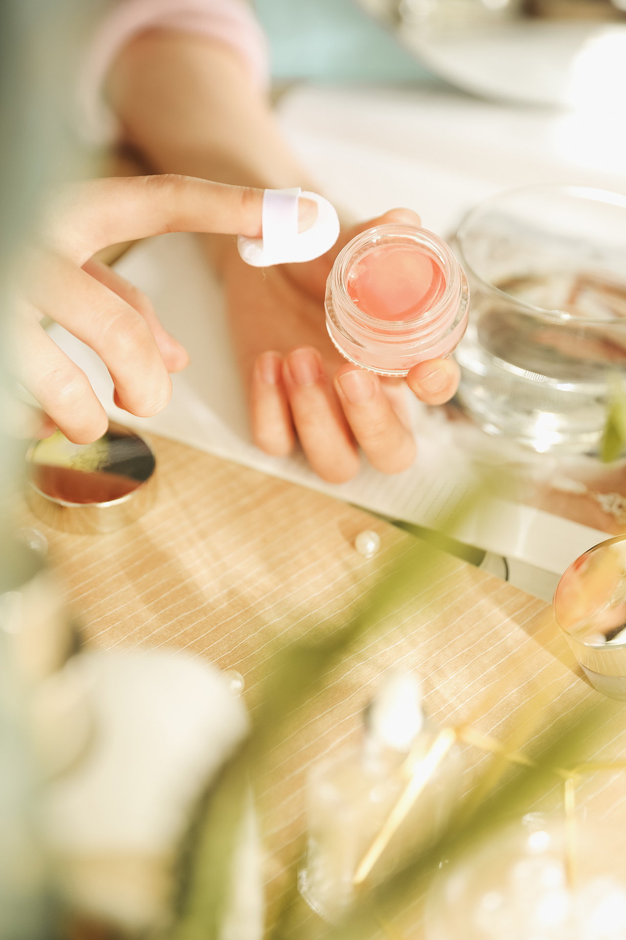 唇釉复古风（图ZMTgwNjEyNDk2） - 产品摄影 - 站酷设计师锦衣卫工作室原创素材 - 站酷ZCOOL