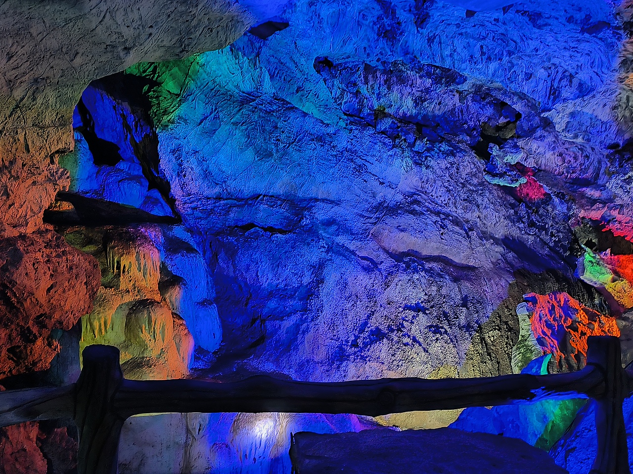 溶洞🦇～（图ZMzcwNzU5NTM2） - 风光摄影 - 站酷设计师N星辰原创素材 - 站酷ZCOOL