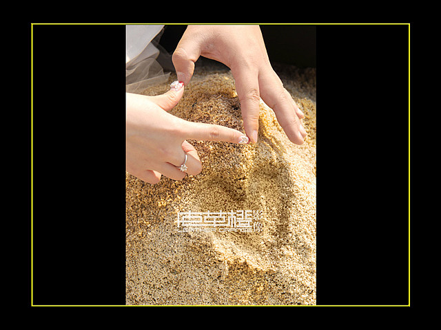 发现瞬间的感动,轻轻记录下您的婚礼的每一个细节——皮革橙影像与平面设计。