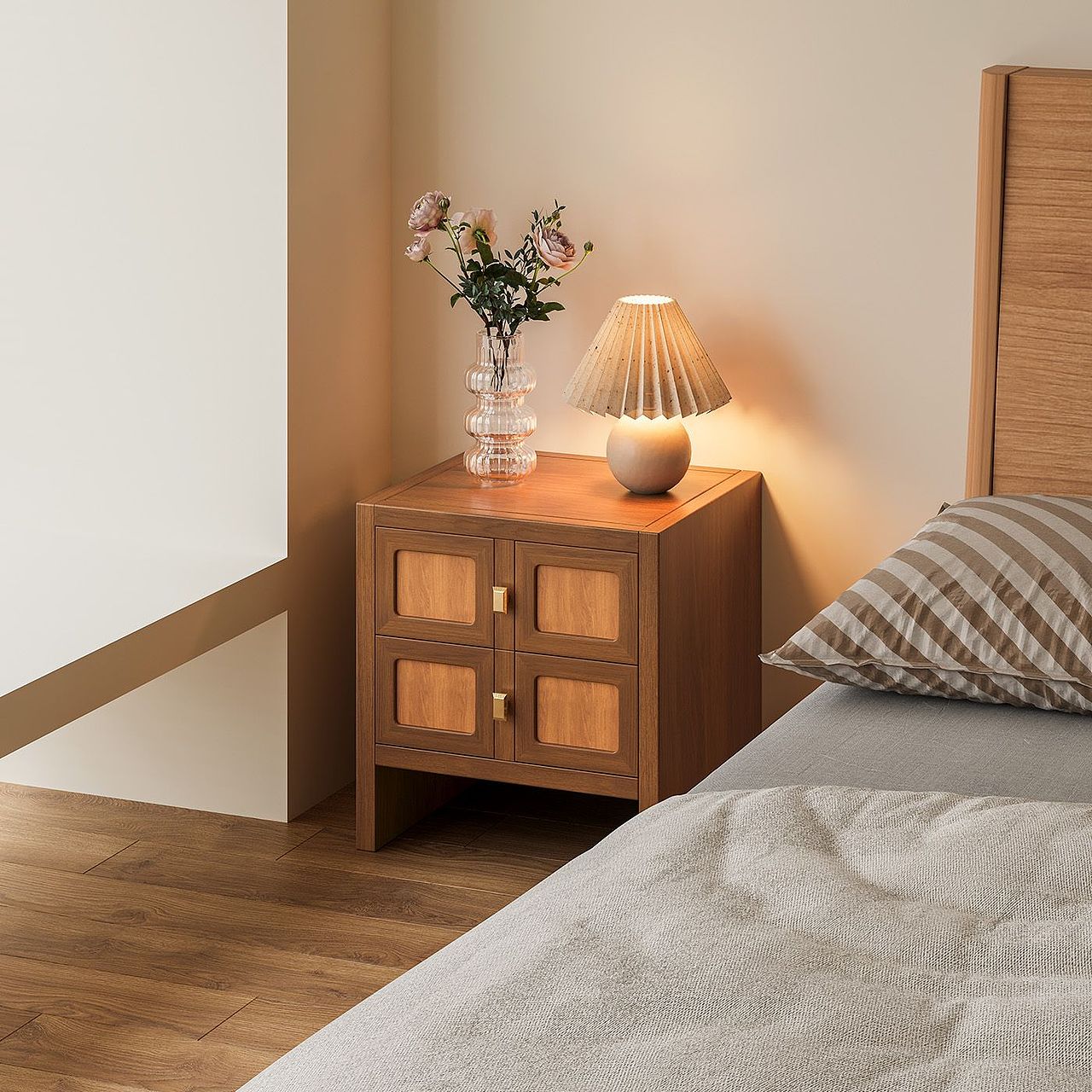 原木花纹床头柜