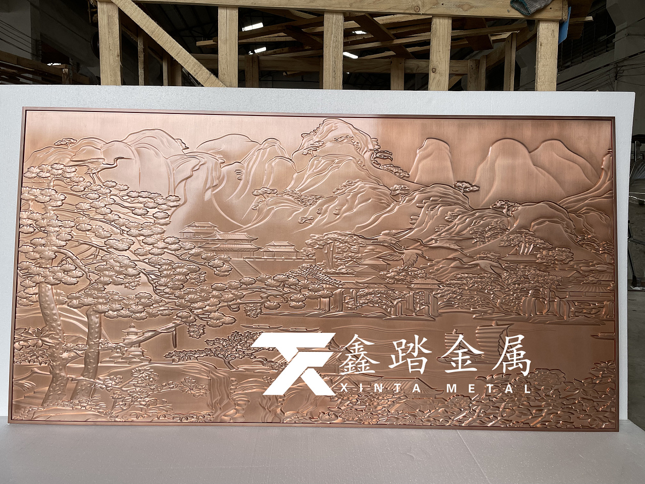 10mm铝板单面浮雕迎客松山水壁画效果栩栩如生