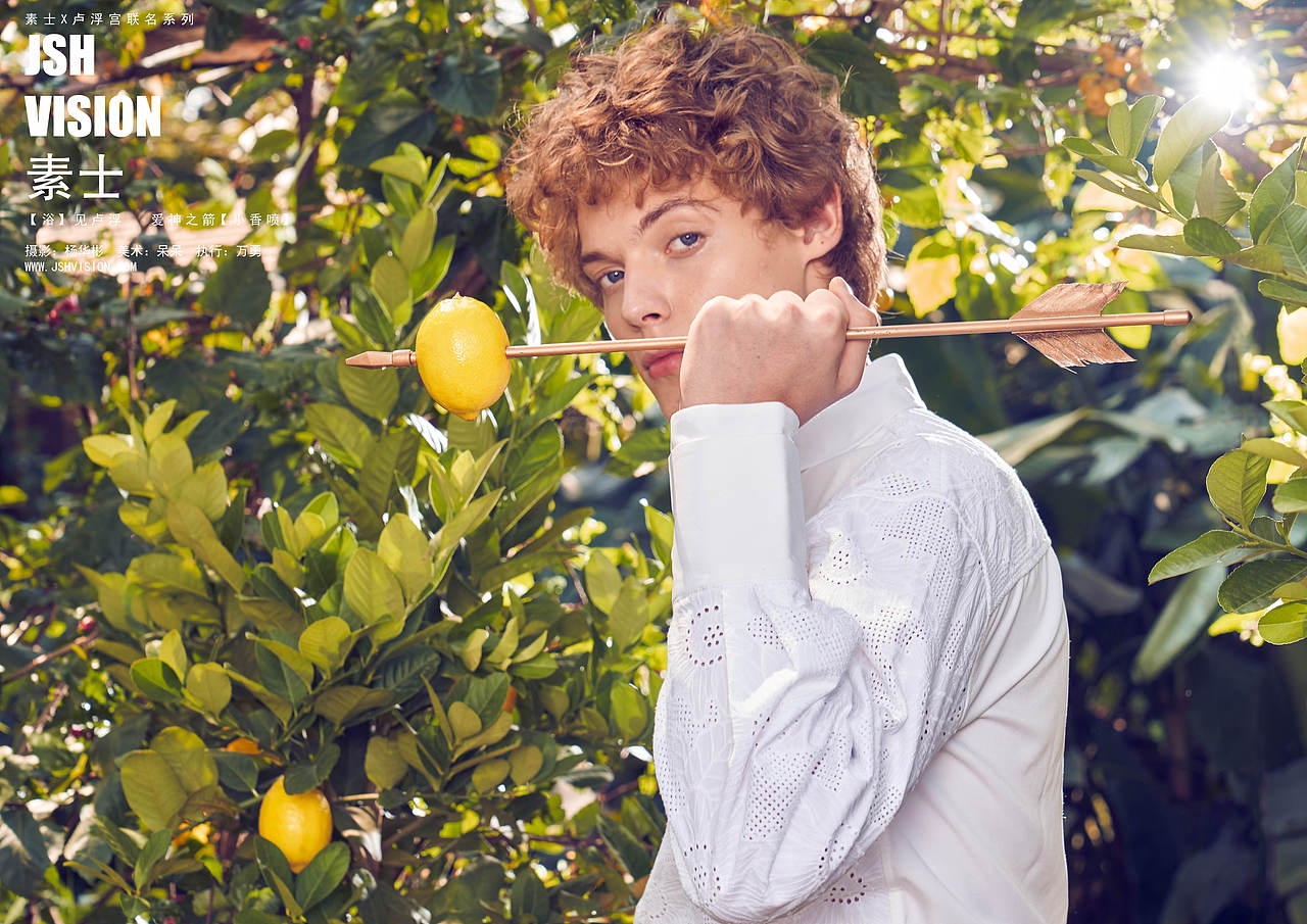 素士 - 冲牙器（卢浮宫联名）（图ZMjI4MjExNDg0） - 产品摄影 - 站酷设计师杨华彬原创素材 - 站酷ZCOOL