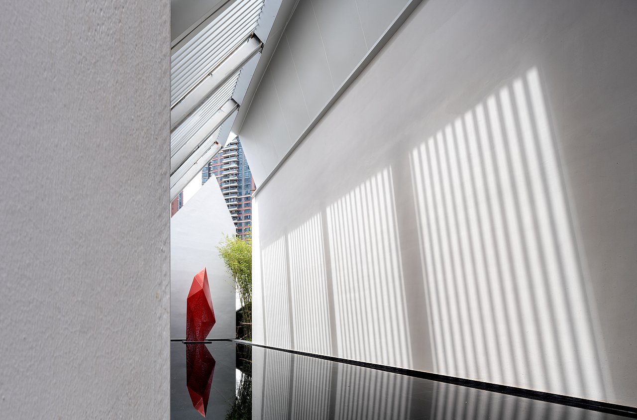 Walk The Line|阳光城·翡丽山 ✕ 潮玩艺术