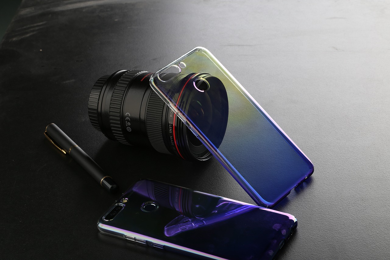 渐变手机壳拍摄原片（图ZOTQ3NzIyODg=） - 产品摄影 - 站酷设计师老黄LX原创素材 - 站酷ZCOOL