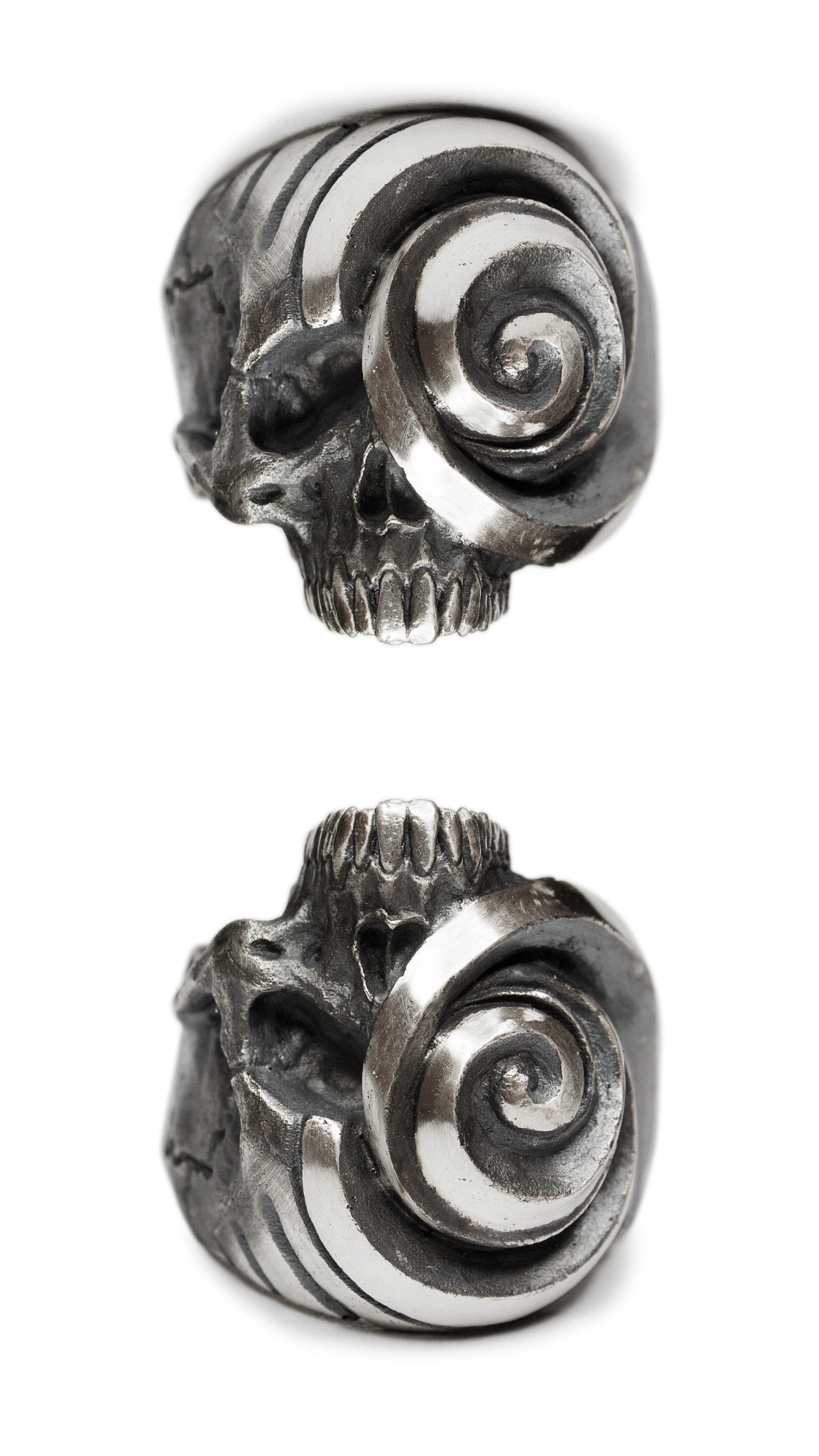 骷髅二楼
材料:925银。<br>25克左右