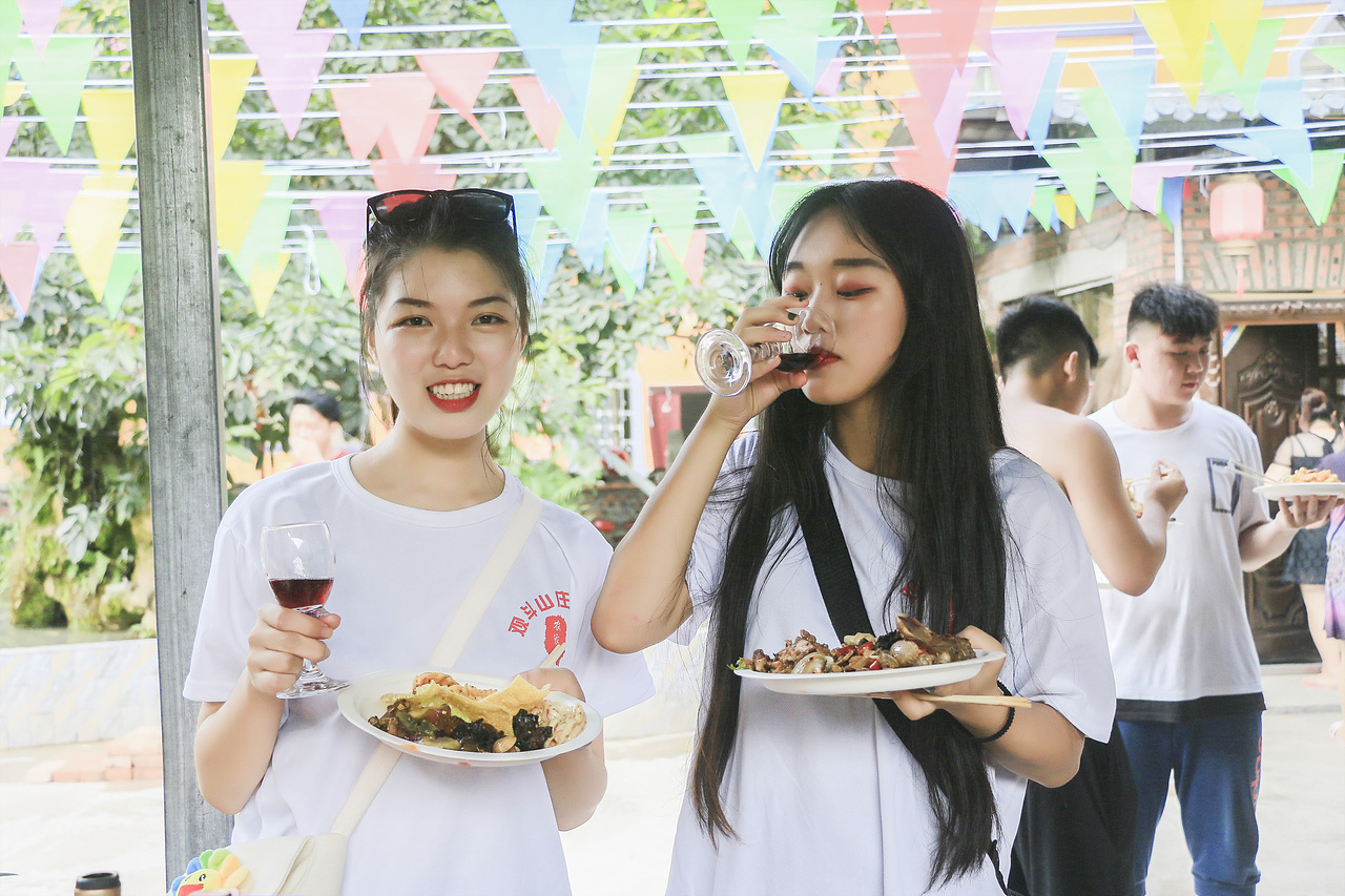 云南盐津观斗山农家乐周年庆典活动