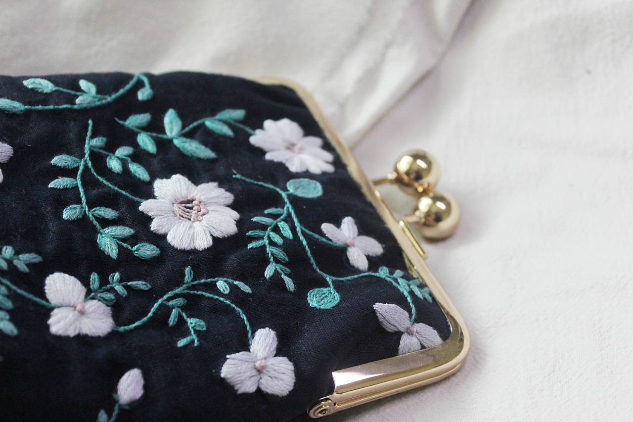 深幽花香 纯手工双面刺绣手作口金包