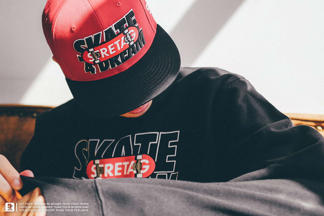 STRETAG秋季新款黑色滑板图案圆领Skate Dream套头卫衣