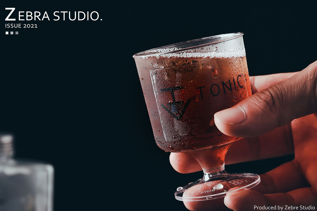 魔都上门饮品拍摄,非常有氛围的餐厅,外面下着小雨