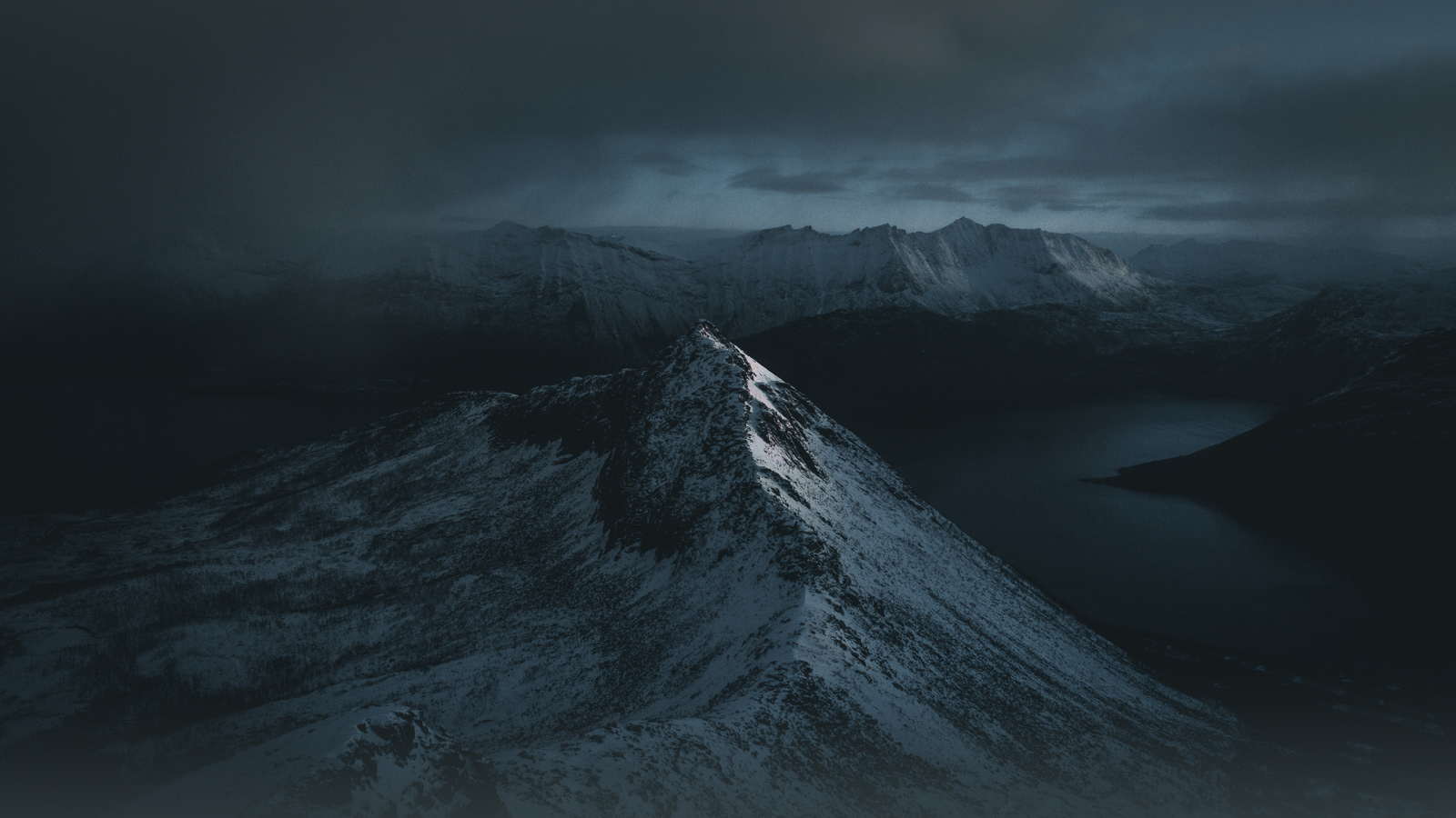 靥行者的个人主页（封面预览） - 主页封面设置 - 站酷设计师靥行者原创素材 - 站酷ZCOOL