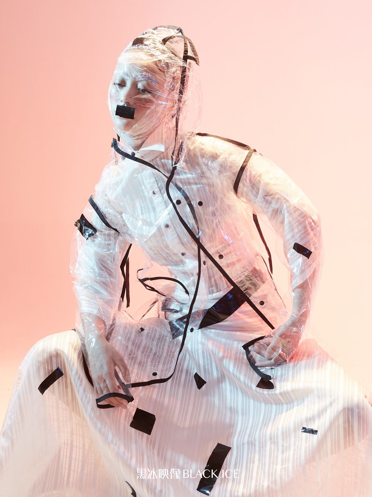 一縷陽光&一面鏡子——人像寫真（圖ZMTc0MzMyMzky） - 時(shí)尚/藝術(shù)攝影 - 站酷設(shè)計(jì)師攝影師張伍濤原創(chuàng)素材 - 站酷ZCOOL