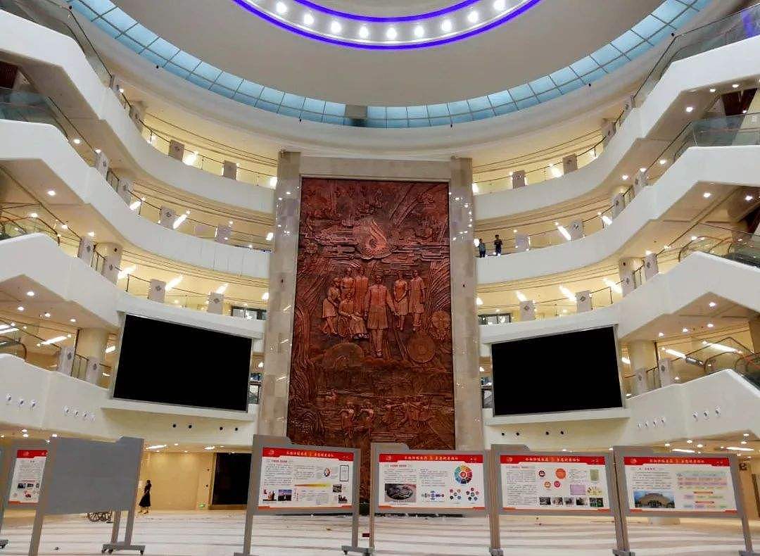 医院展厅浮雕设计