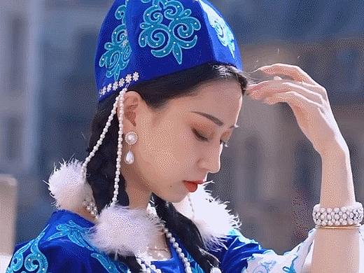 美！95后女孩拍摄56个民族服饰，近2亿围观，人民日报点赞！