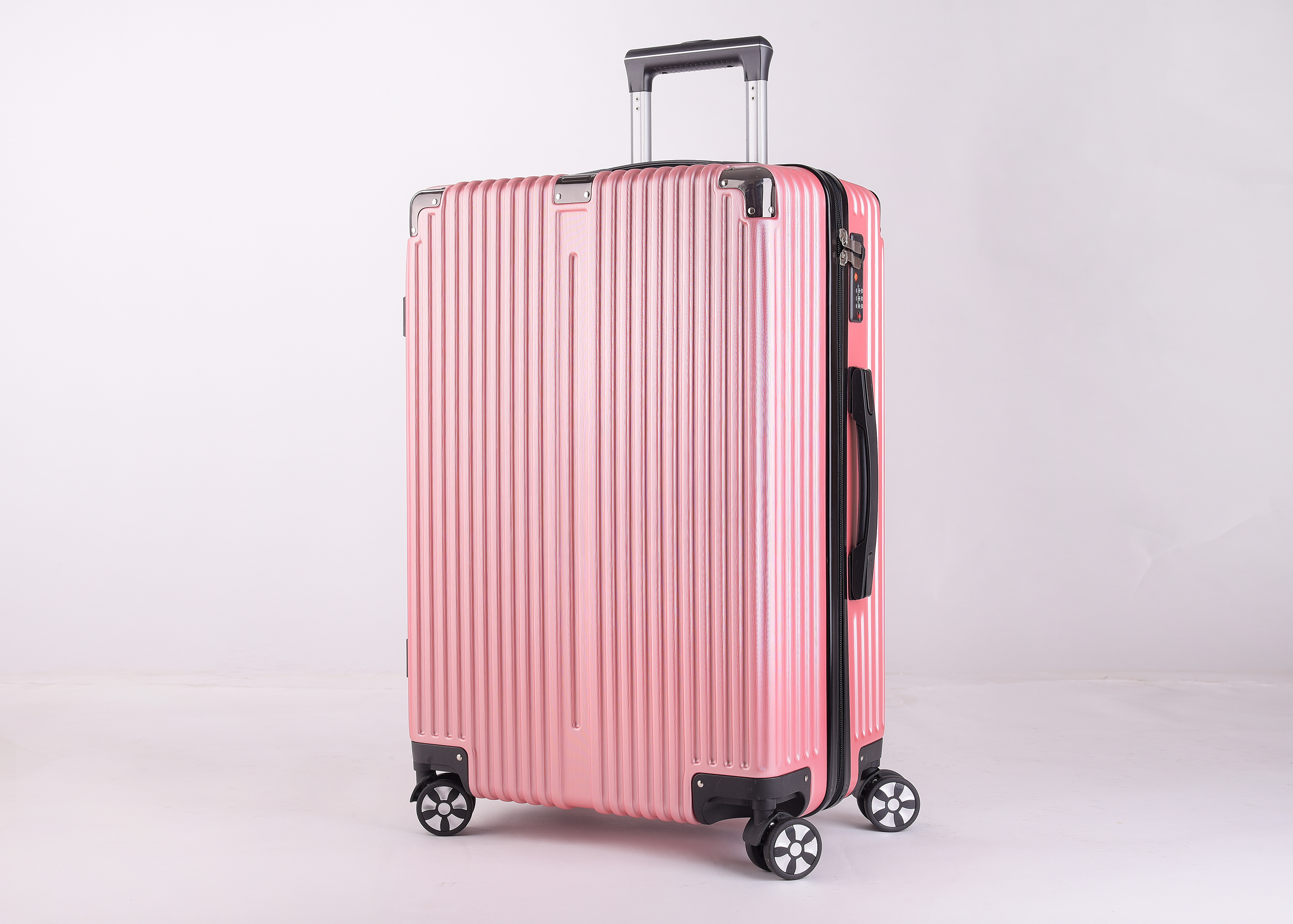 Samsonite Enow 行李箱系列结合了高级功能和高端设计～ - 普象网