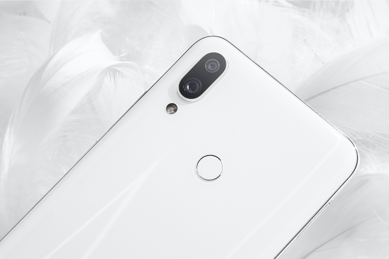 魅族手机note9 产品+模特手持照（图ZMTU4MjA5OTY4） - 产品摄影 - 站酷设计师兜里有大糖原创素材 - 站酷ZCOOL