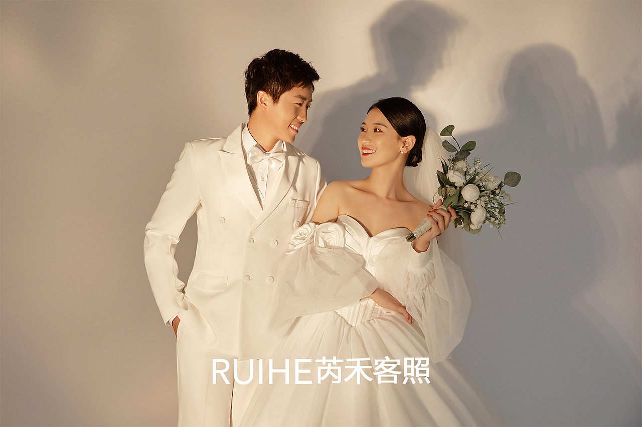 光影氛围感婚纱照，少女裙摆氤氲着清澈温柔（图ZMjc1ODM1MDM2） - 婚礼摄影 - 站酷设计师遇见YUJIAN原创素材 - 站酷ZCOOL