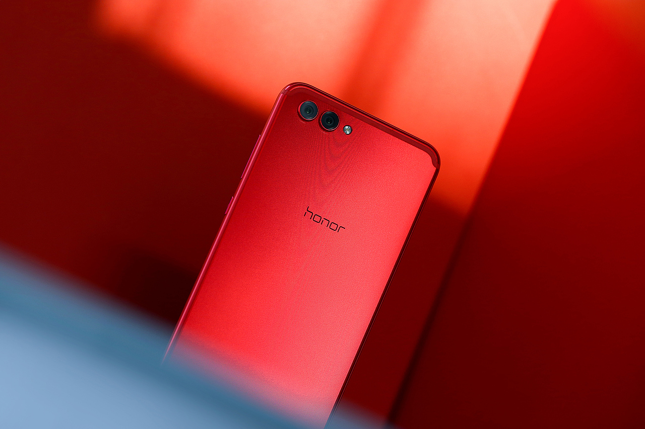 华为荣耀v10魅力红