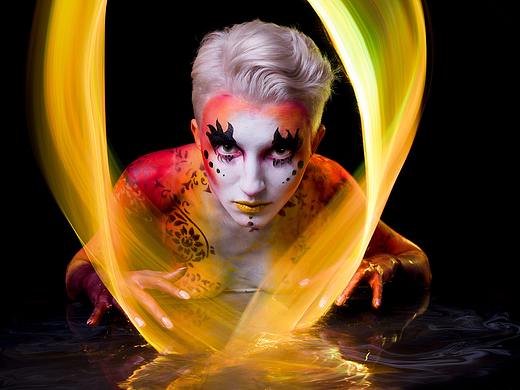 值得期待的,人体彩绘首次与光绘结合, 最后有教学