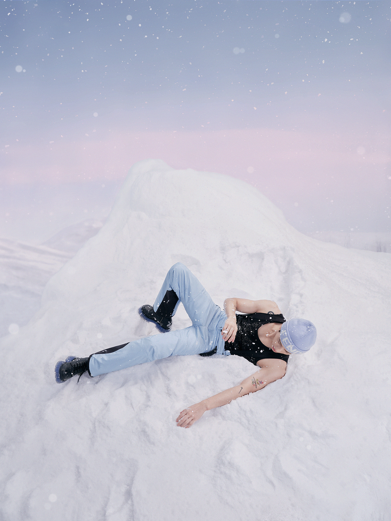 王嘉尔FENDI《周末画报》12月封面