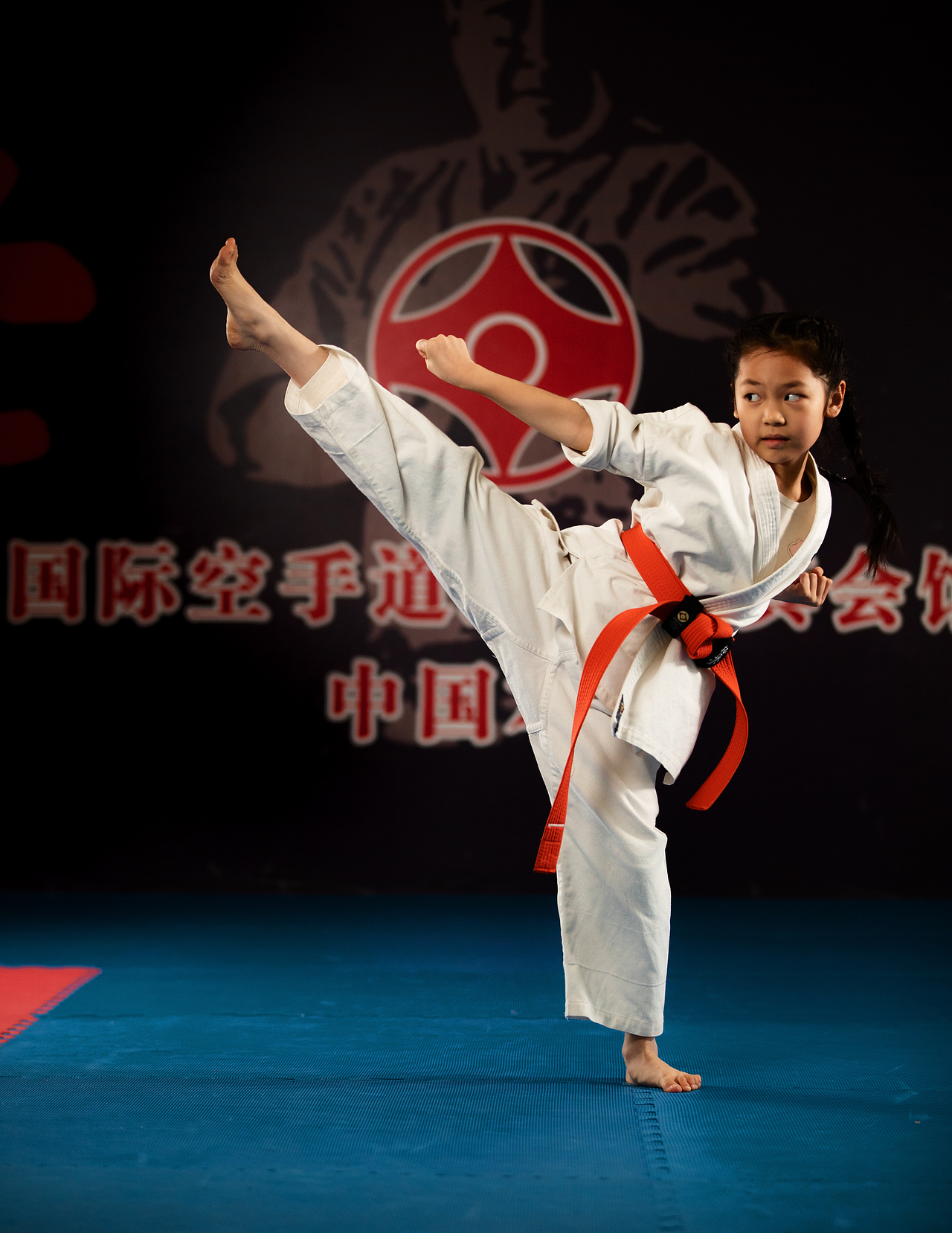 巾帼不让须眉空手道