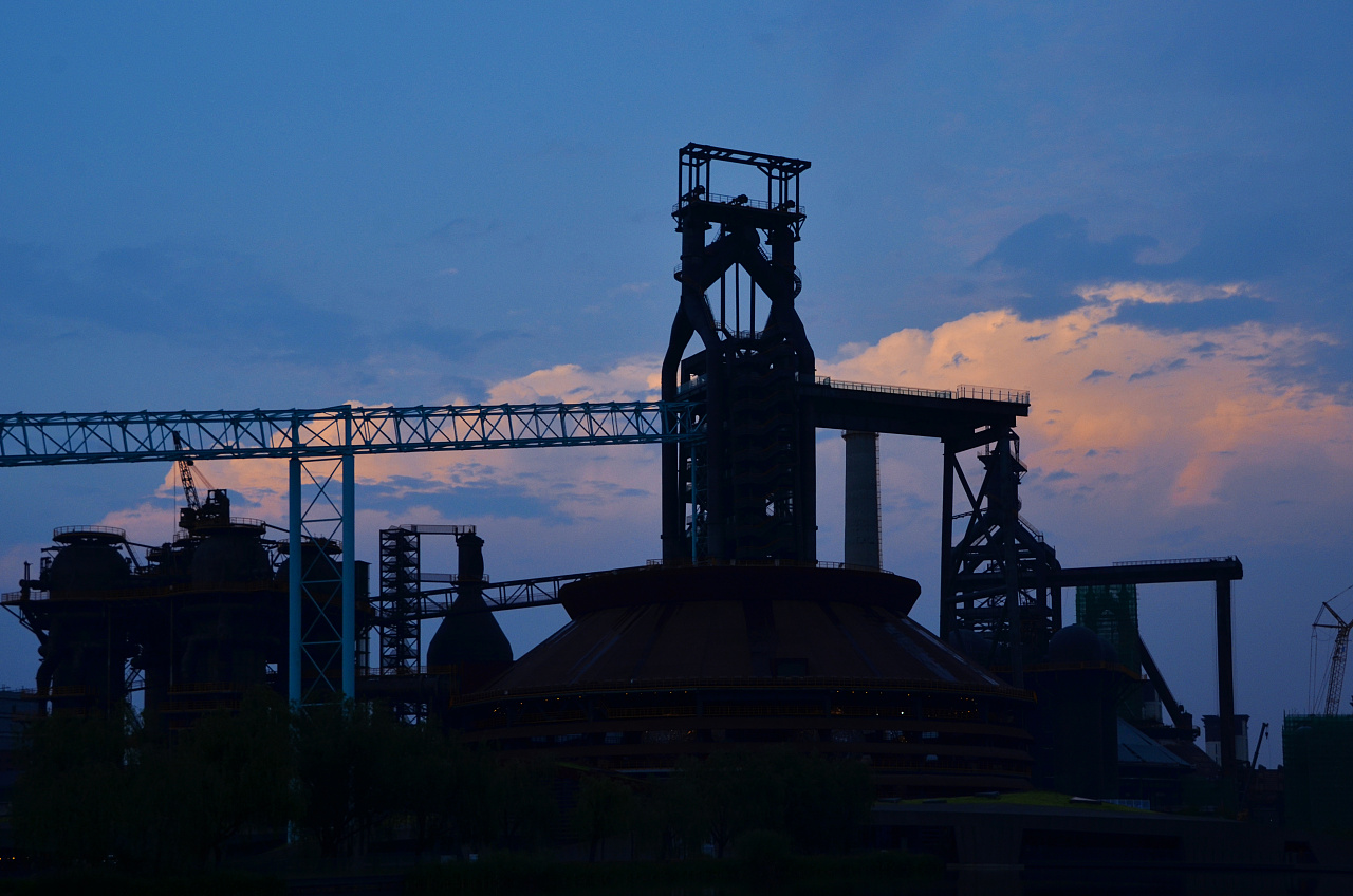 雨后的首钢|摄影|风光摄影|摄影灯光liran - 原创作品 - 站酷 (zcool)