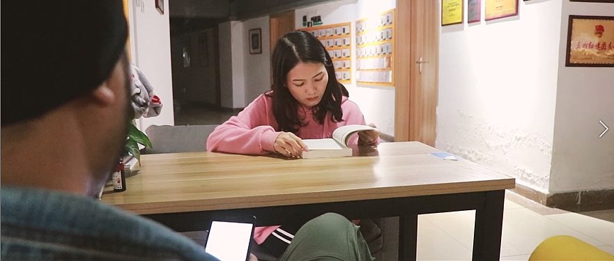 《请勿在公共场所吸烟》公益广告