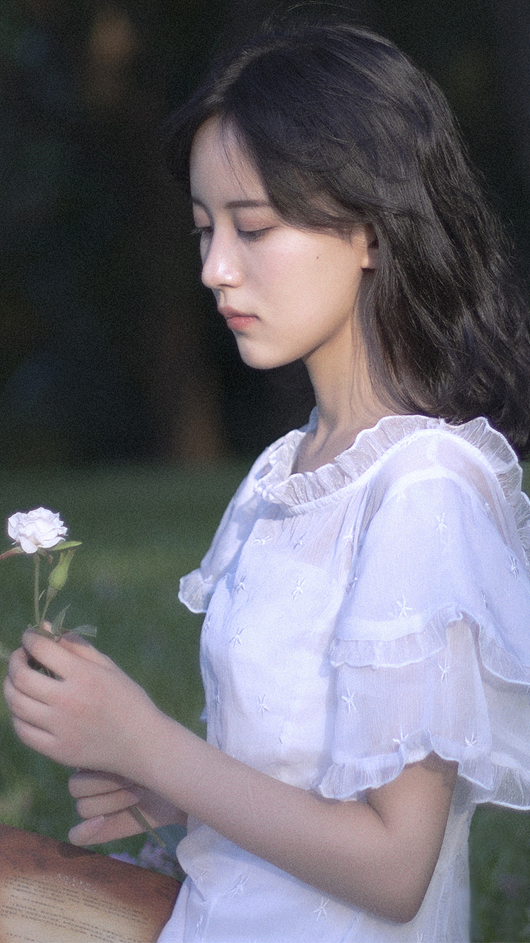 浪漫少女写真（图ZMTgxMzI5NjAw） - 人像摄影 - 站酷设计师花海里的猫原创素材 - 站酷ZCOOL