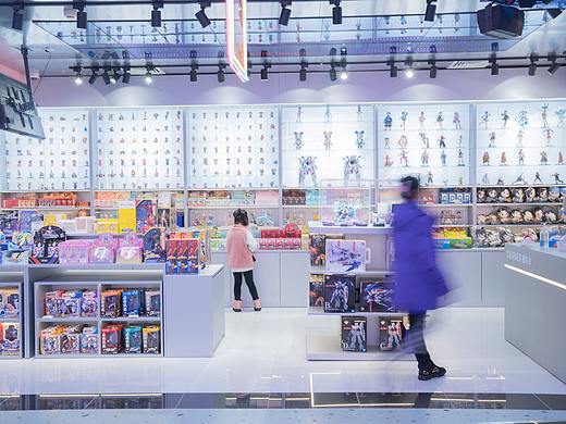 凤梨潮玩社金轮新天地店