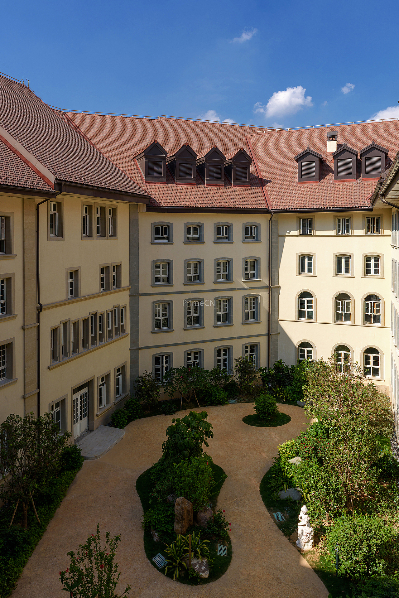 华为松山湖基地溪流背坡村