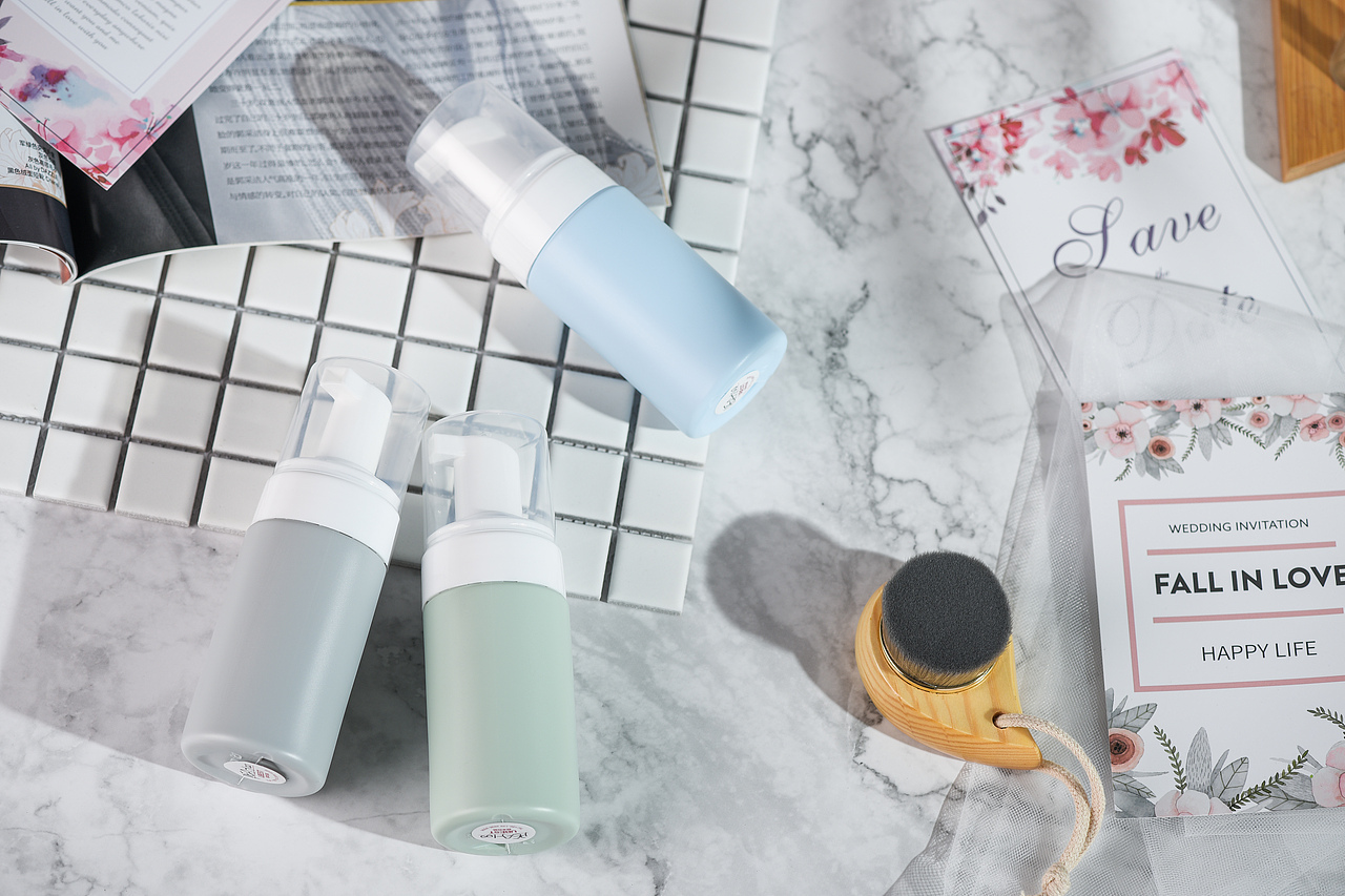 分装瓶简约（图ZMjM2MjM3NzE2） - 产品摄影 - 站酷设计师360度回旋拍原创素材 - 站酷ZCOOL