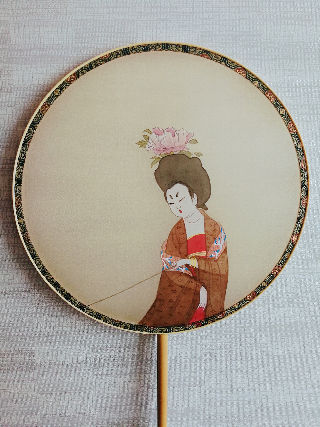 簪花仕女图团扇