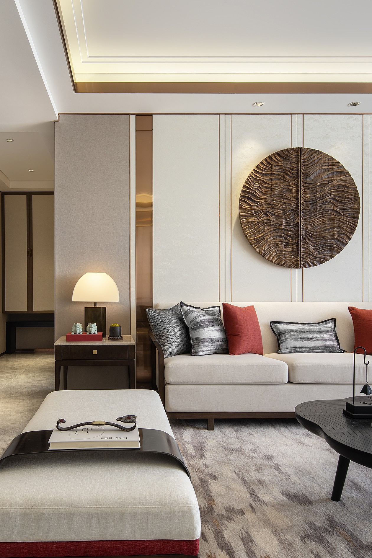 阳光之下,承袭东方典雅