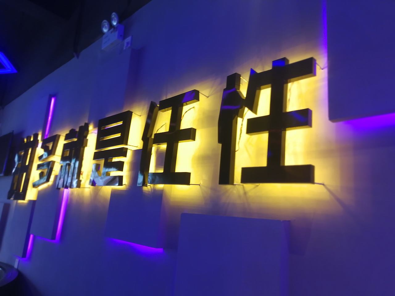 龙虾店墙体彩绘壁画涂鸦（图ZMTU4MTIzNDI0） - 新锐潮流插画 - 站酷设计师不桔小节原创素材 - 站酷ZCOOL