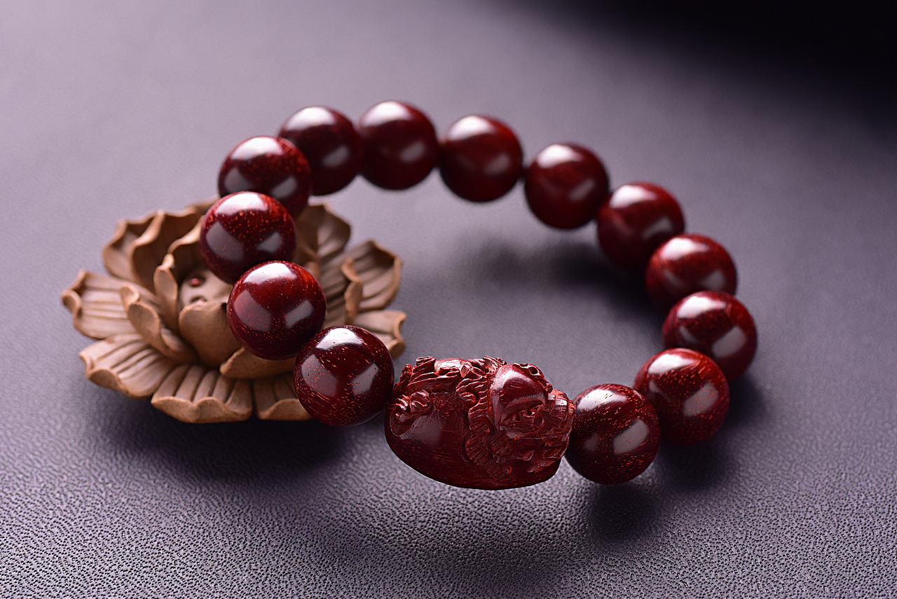 郑州珠宝摄影 淘宝摄影 檀木手链摄影（图ZMjQ3ODg0ODQw） - 产品摄影 - 站酷设计师郑州珠宝摄影原创素材 - 站酷ZCOOL