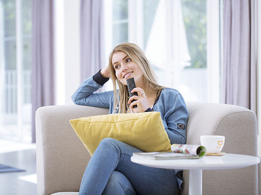 小米盒子美國版產(chǎn)品站圖（個(gè)人主頁-ZMTY0MzgyNDQ=） - 人像攝影 - 站酷設(shè)計(jì)師SnowCloud原創(chuàng)素材 - 站酷ZCOOL