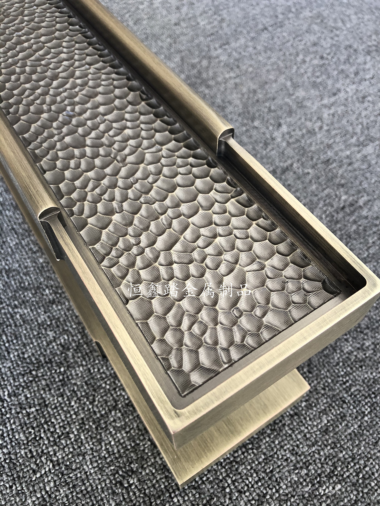 酒店大门青古铜铝板雕刻拉手浅析表面花纹性能特点