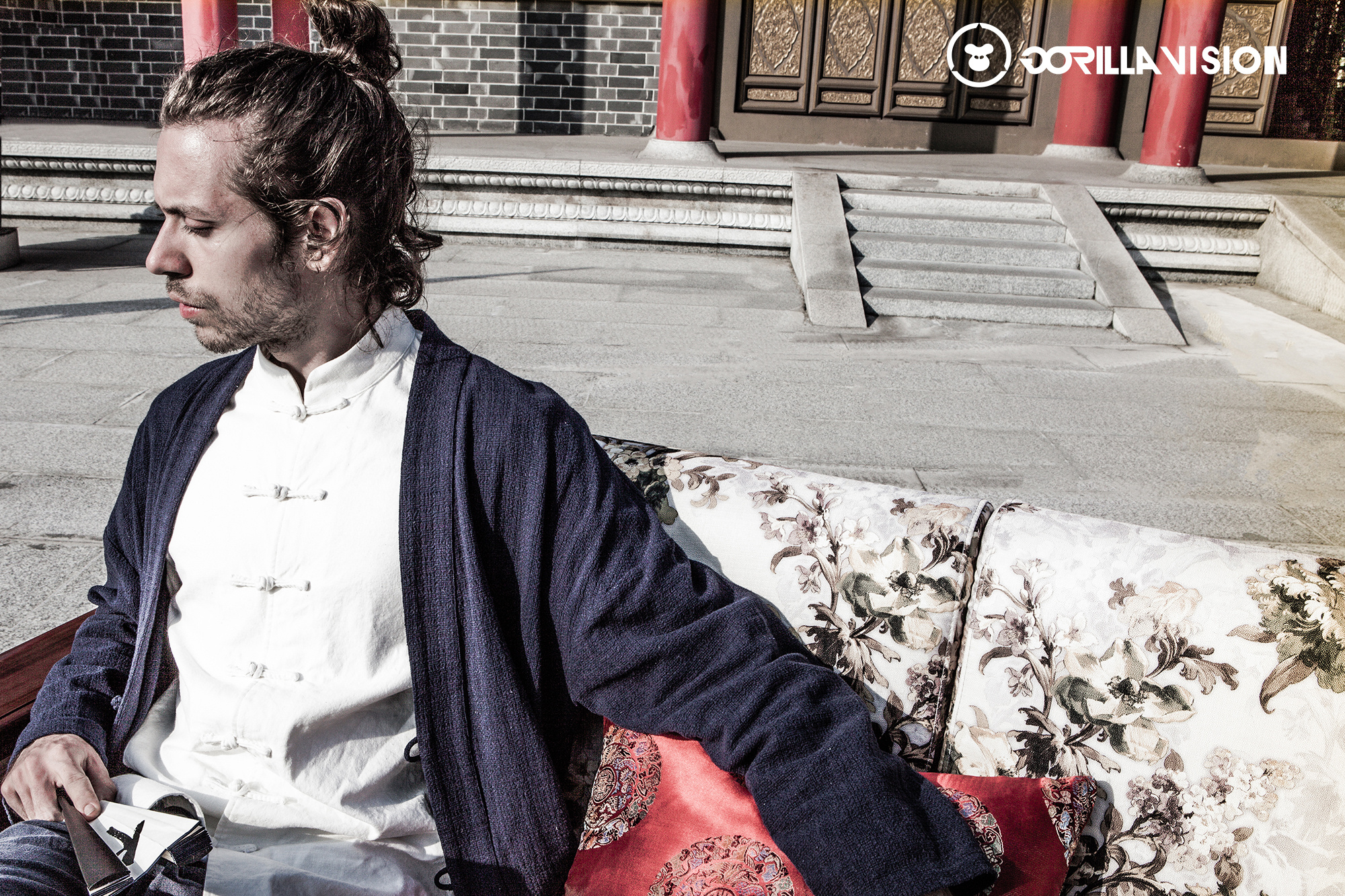 古典人像功夫皇宫故宫歪果仁外国人红木家具|摄影|人像|kapibara罐头