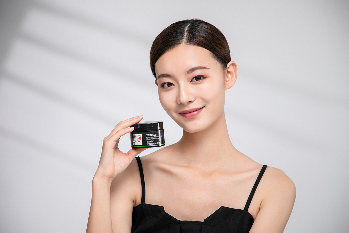 竹炭面膜模特拍摄