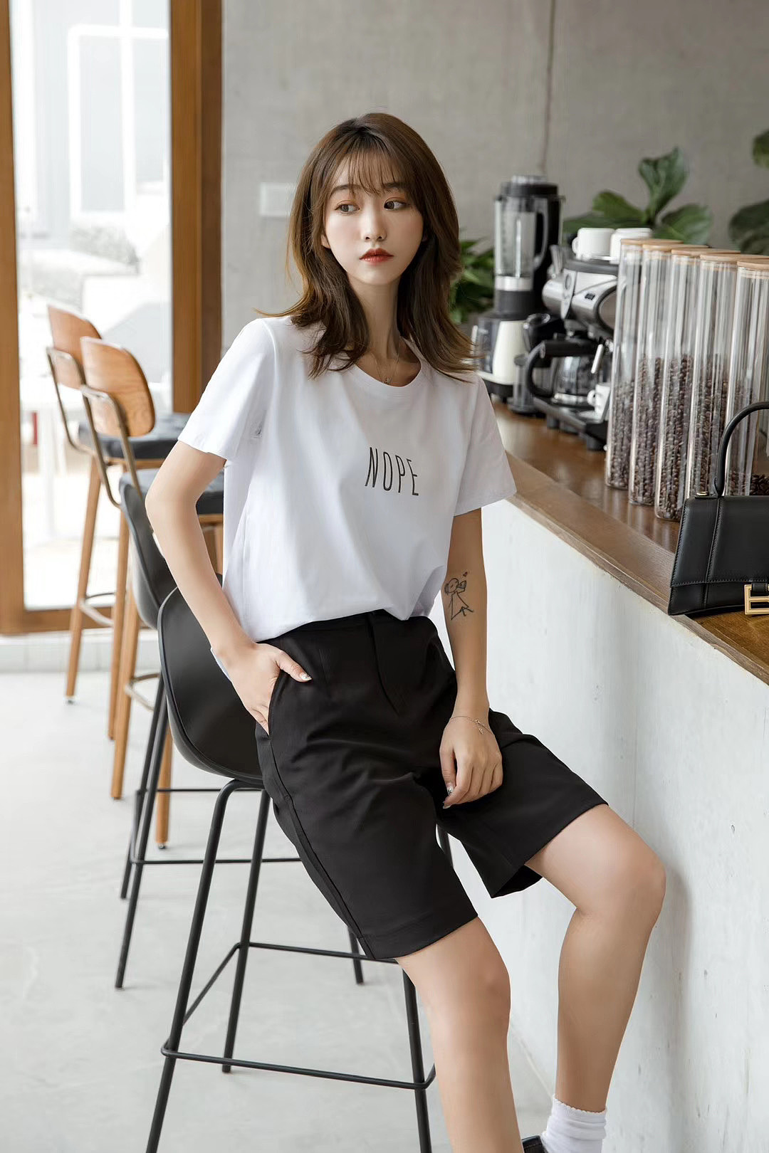 网红风店主风ins风纯色韩版T恤印花宽松T恤模特拍照