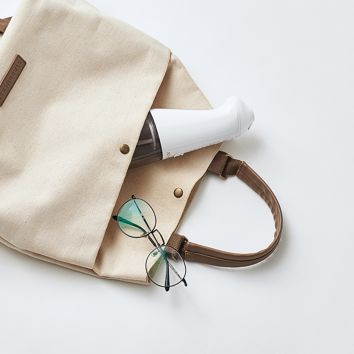 冲牙器摄影修图（图ZMjY4ODAzNzE2） - 修图/后期 - 站酷设计师天天LouisVade原创素材 - 站酷ZCOOL